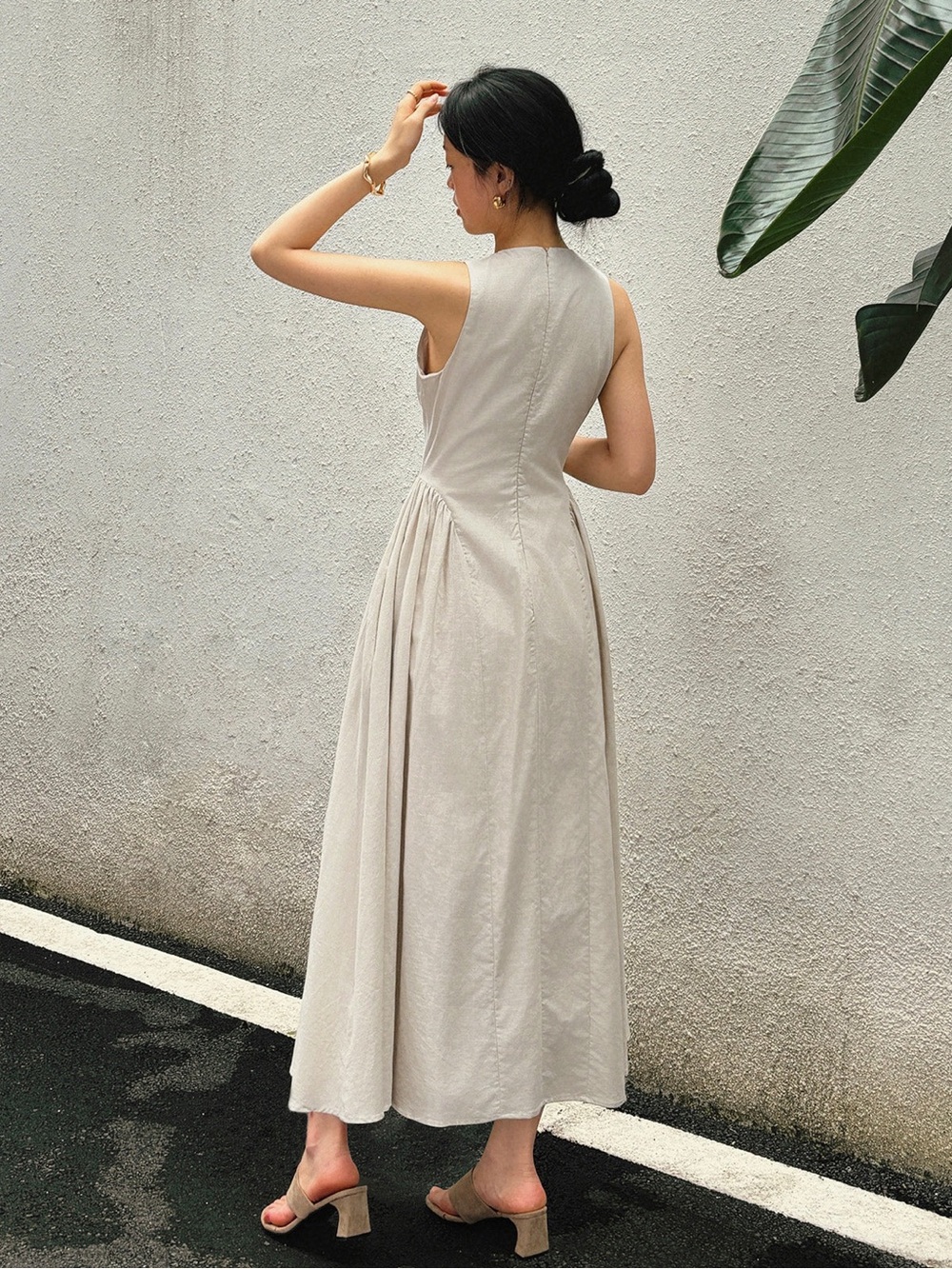 Commense Women’s Size Small Ivory Sleeveless Keyhole Maxi Dress - Picture 4 of 14
